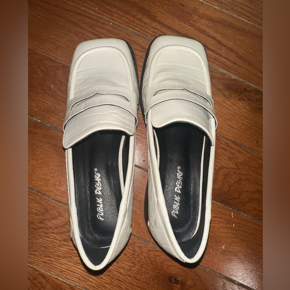 Public Desire Cream Croc Embossed Loafers Size 7.5 Wide Fit